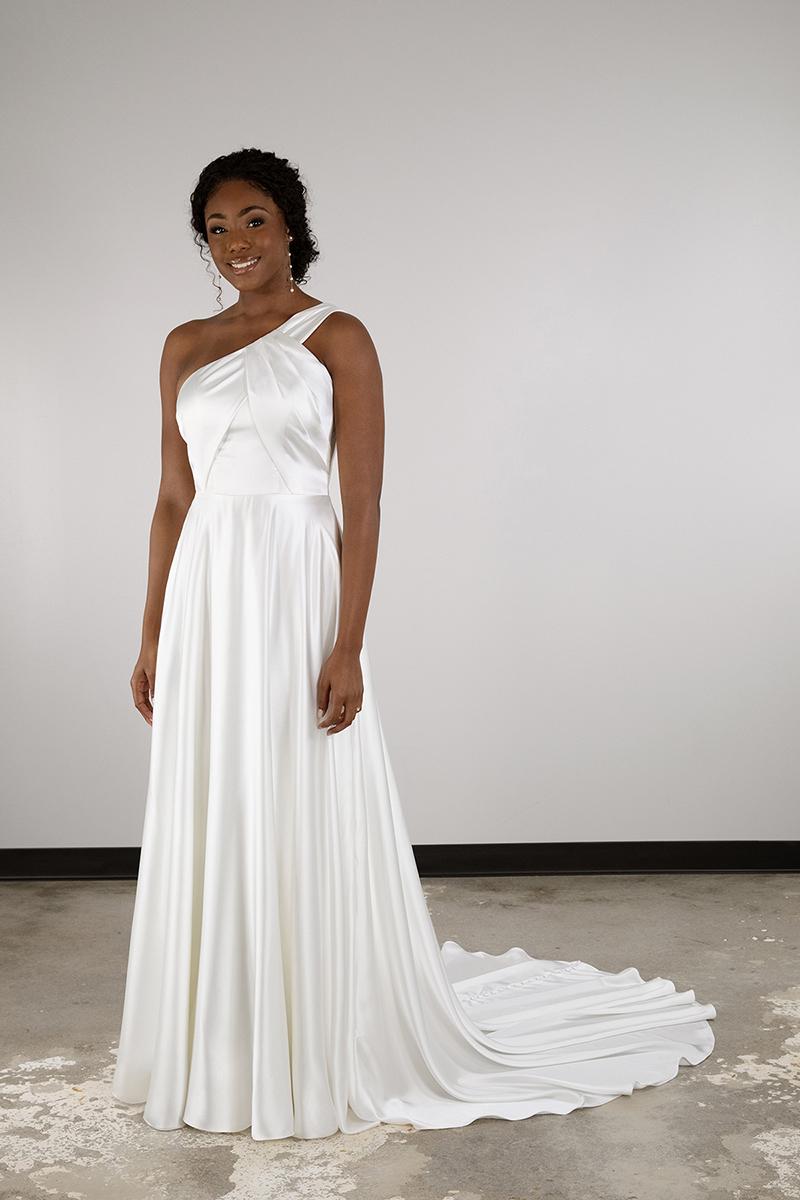 Essense Bridal Collection Style Number D3983 - 8