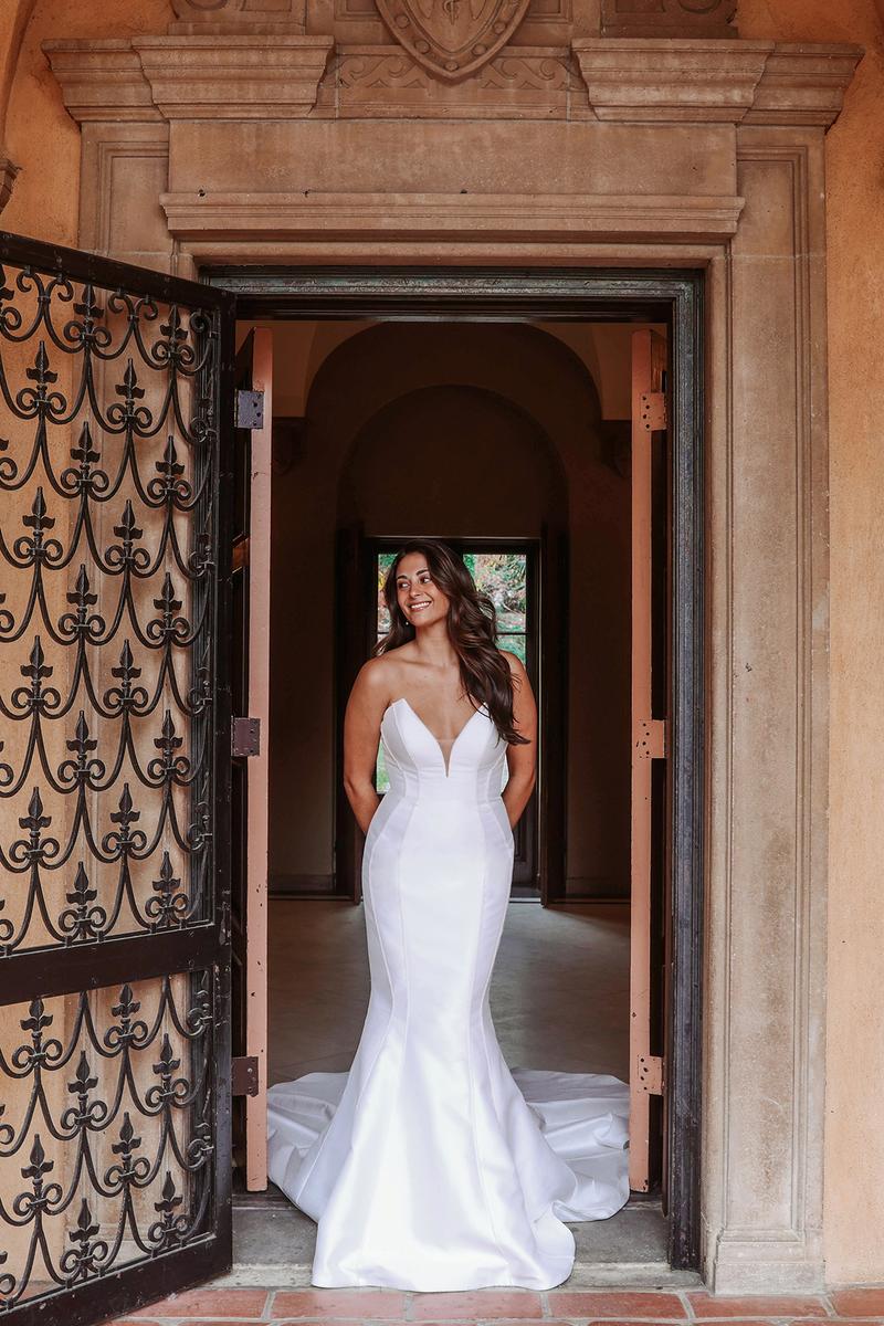 Essense Bridal Collection Style Number D3991 - 4