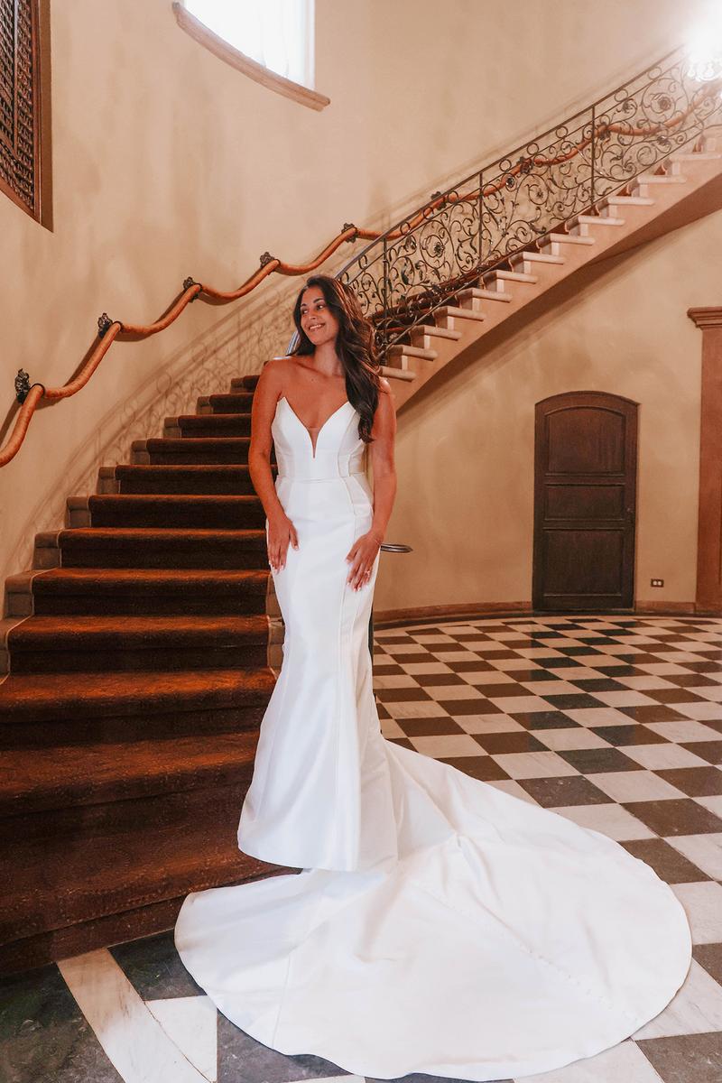 Essense Bridal Collection Style Number D3991 - 1