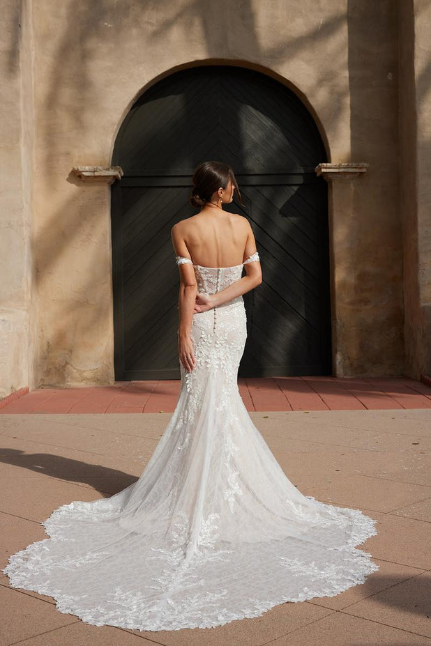 Essense Bridal Collection Style Number D3992 - 2