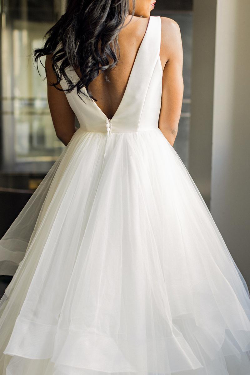 Essense Bridal Collection Style Number D4012 - 9