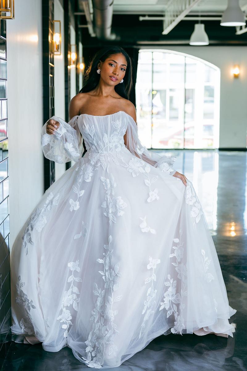 Essense Bridal Collection Style Number D4029 - 9