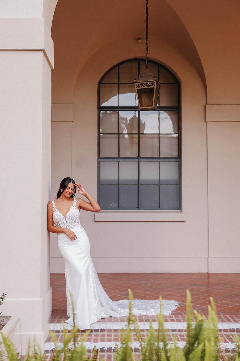 Essense Bridal Collection Style Number D4037 - 5