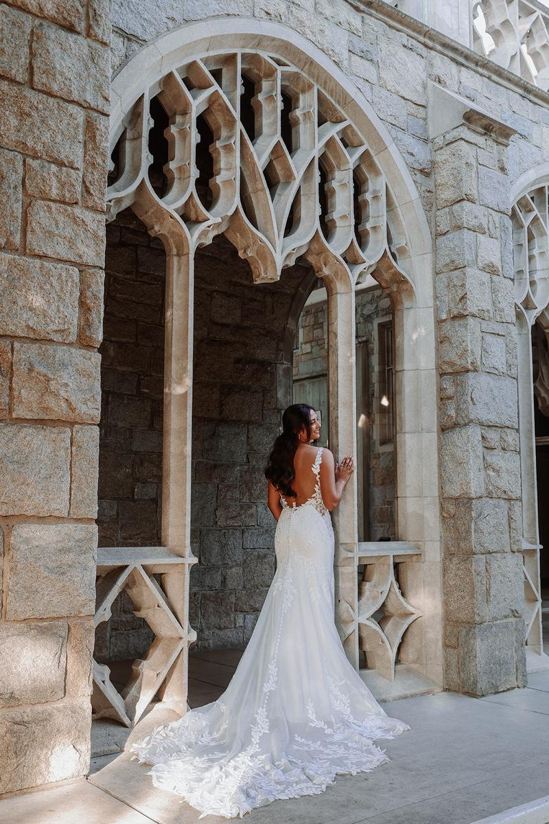 Essense Bridal Collection Style Number D4037 - 2