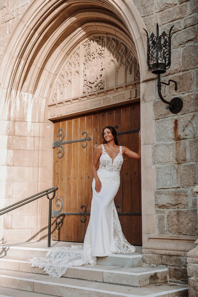 Essense Bridal Collection Style Number D4037 - 1