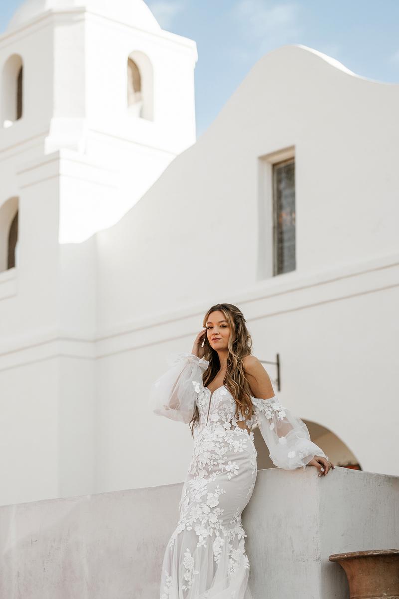 Essense Bridal Collection Style Number D4038 - 7