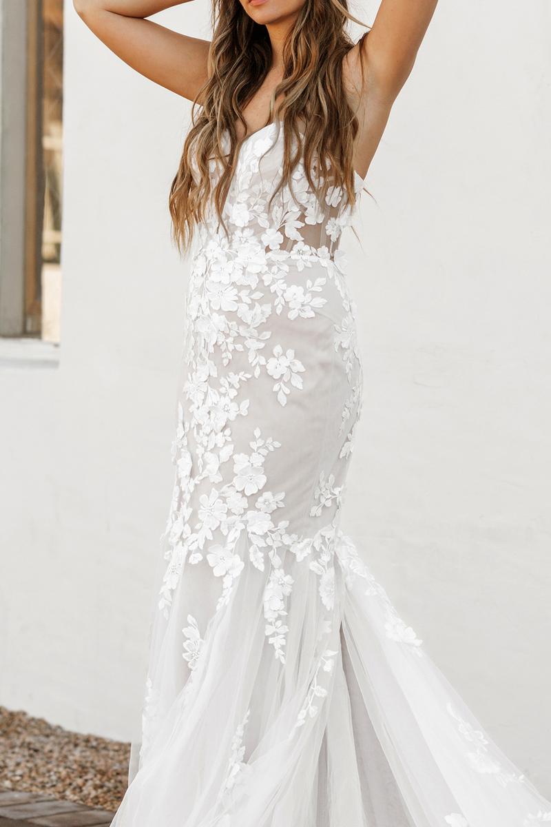 Essense Bridal Collection Style Number D4038 - 10