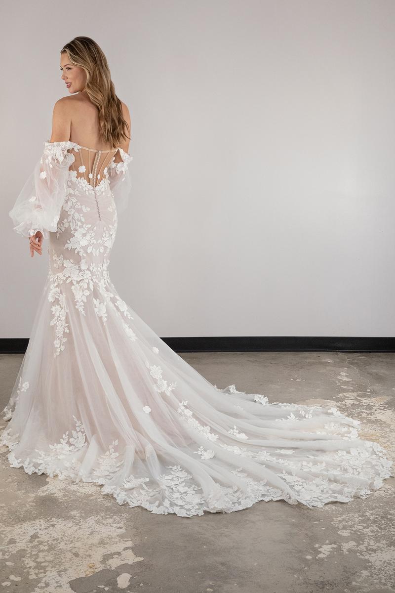 Essense Bridal Collection Style Number D4038 - 9