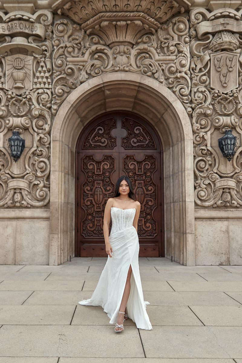 Essense Bridal Collection Style Number D4091 - 9