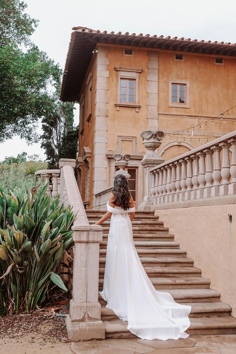 Essense Bridal Collection Style Number D4093 - 3