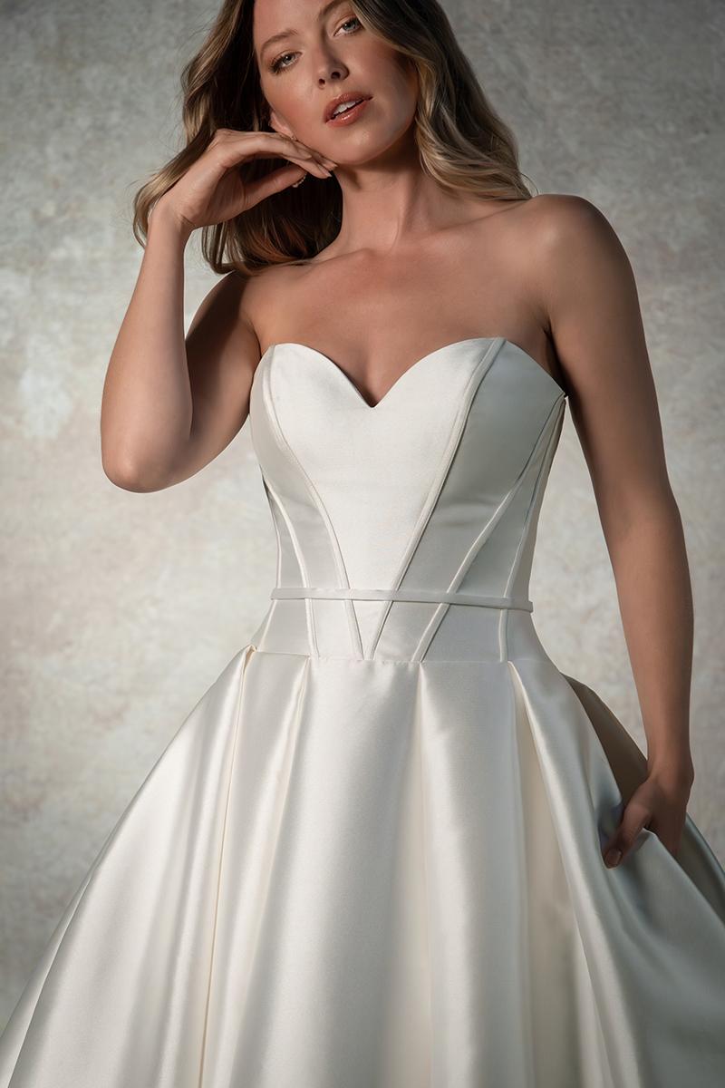 Essense Bridal Collection Style Number D4117 - 7