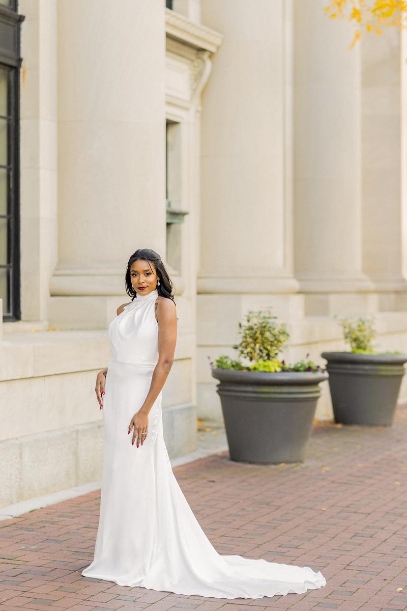 Essense Bridal Collection Style Number D4123 - 4