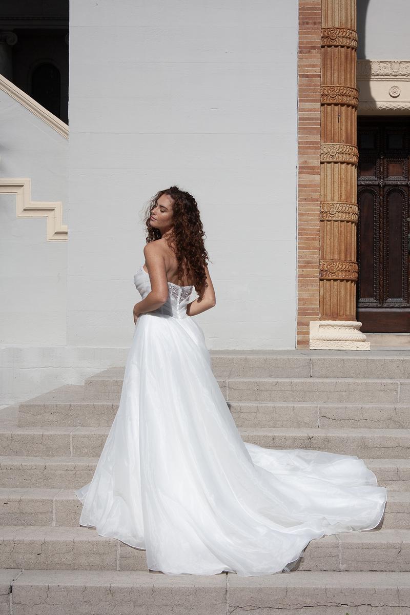Essense Bridal Collection Style Number D4124 - 2
