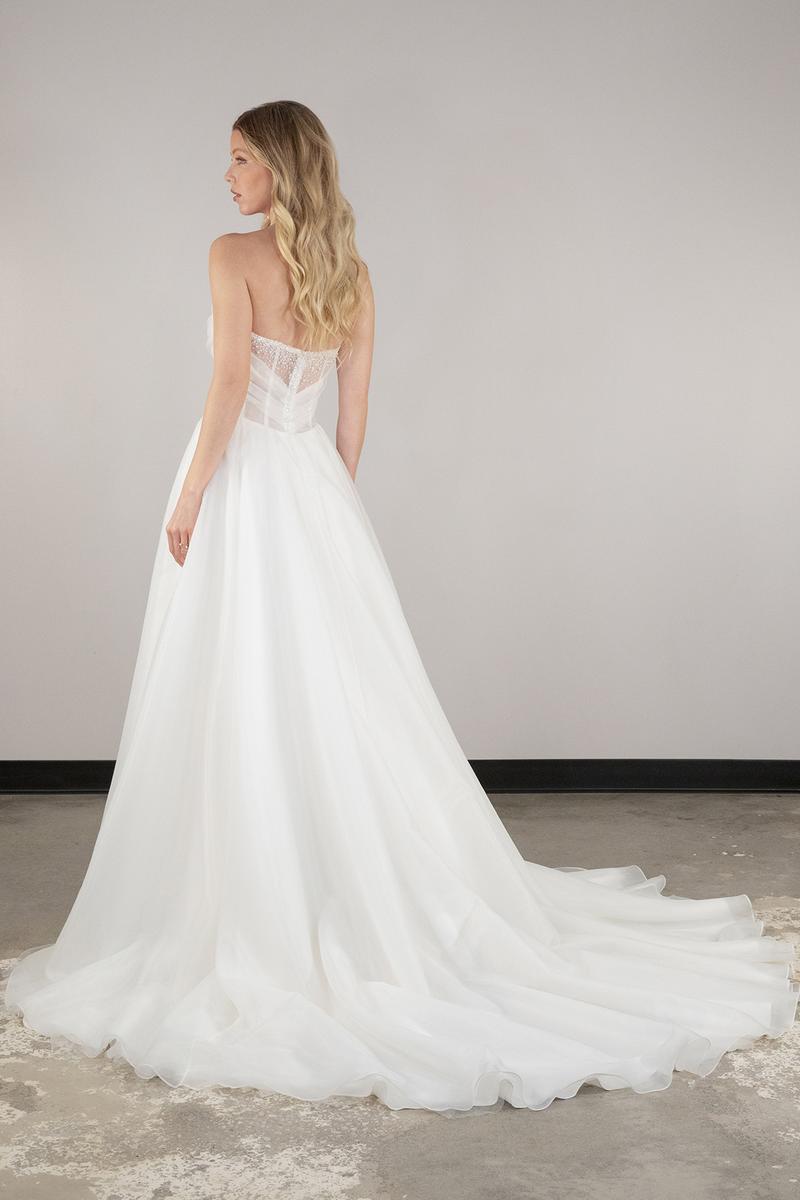 Essense Bridal Collection Style Number D4124 - 4