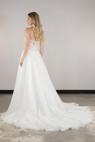 Essense Bridal Collection Style Number D4124 - 4