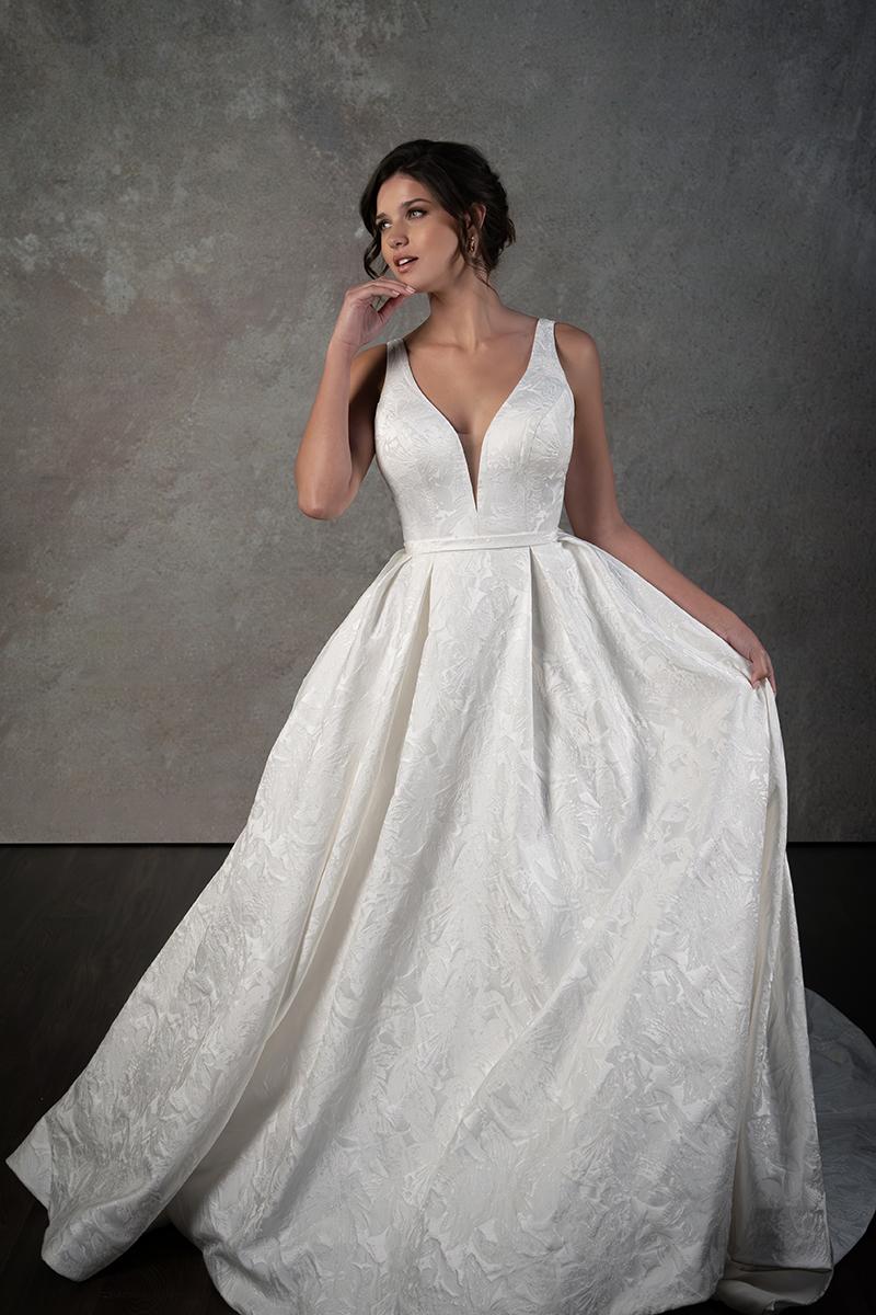 Essense Bridal Collection Style Number D4140 - 5