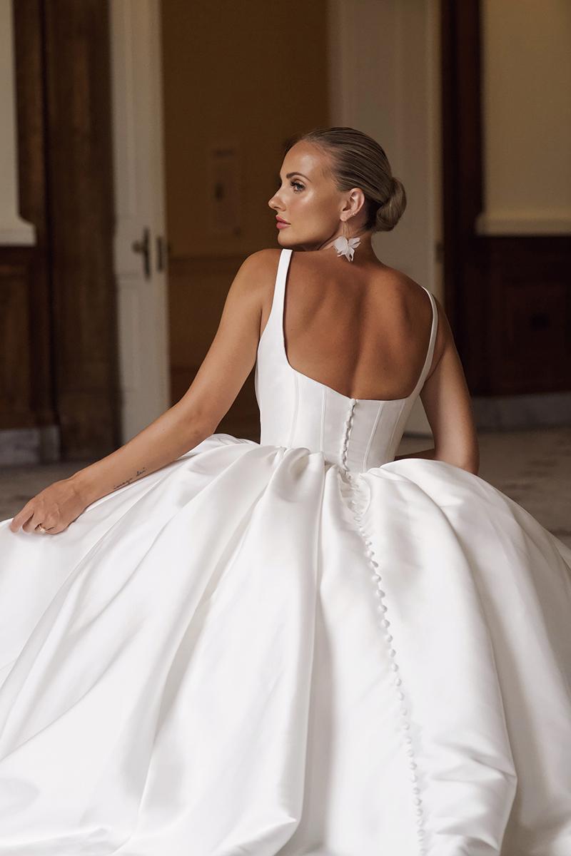 Essense Bridal Collection Style Number D4145 - 4