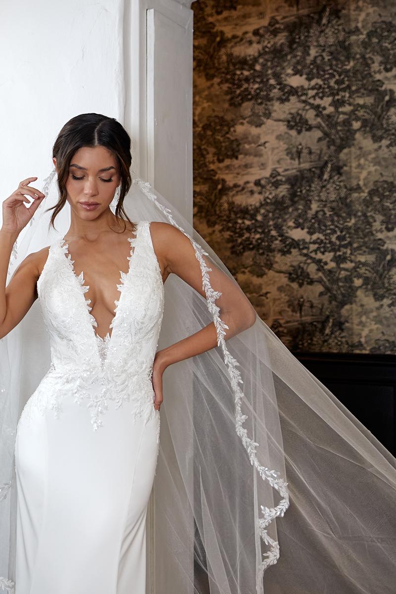 Essense Bridal Collection Style Number D4155 - 4