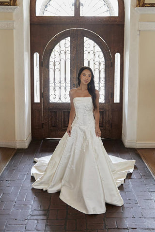 Essense Bridal Collection Style Number D4195 - 1