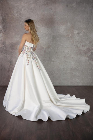 Essense Bridal Collection Style Number D4217 - 4