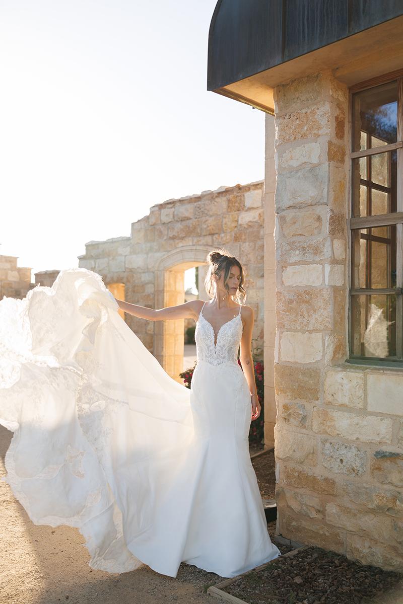 Essense Bridal Collection Style Number D4226 - 5