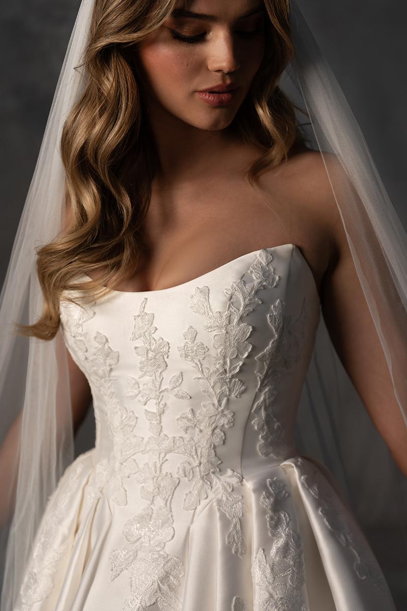 Essense Bridal Collection Style Number D4265 - 5