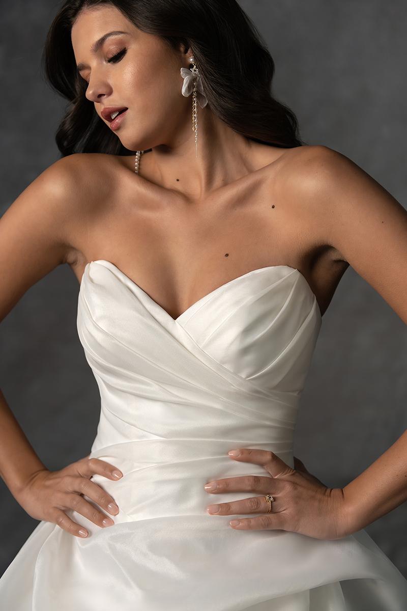 Essense Bridal Collection Style Number D4296 - 5