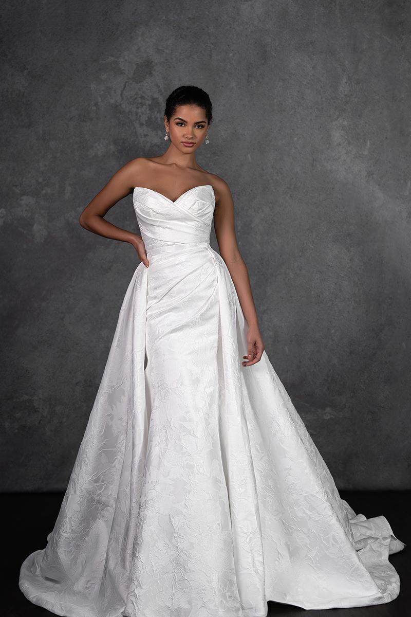 Essense Bridal Collection Style Number D4300 - 8