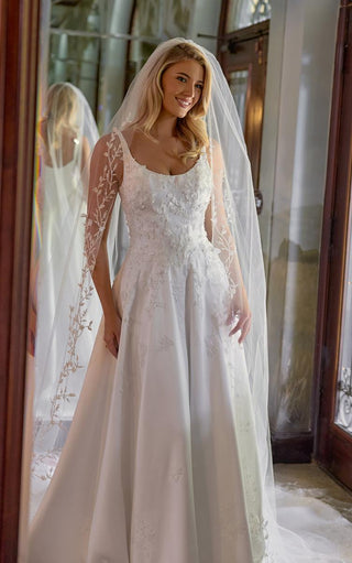 Essense Bridal Collection Style Number D4471 - 1