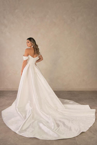 Essense Bridal Collection Style Number D4493 - 2