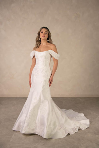 Essense Bridal Collection Style Number D4493 - 9