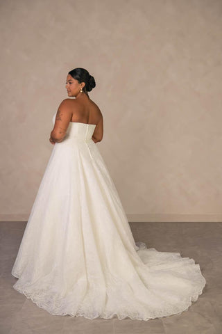 Essense Bridal Collection Style Number D4543 - 9