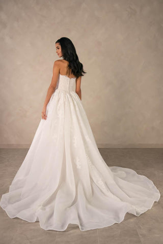 Essense Bridal Collection Style Number D4573 - 2