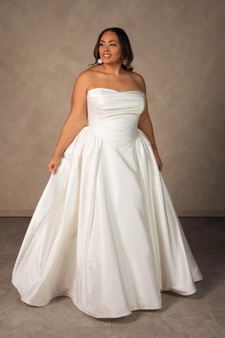 Essense Bridal Collection Style Number D4602 - 9