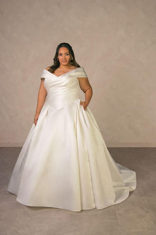 Essense Bridal Collection Style Number D4604 - 9