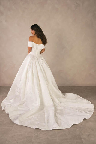 Essense Bridal Collection Style Number D4604 - 2