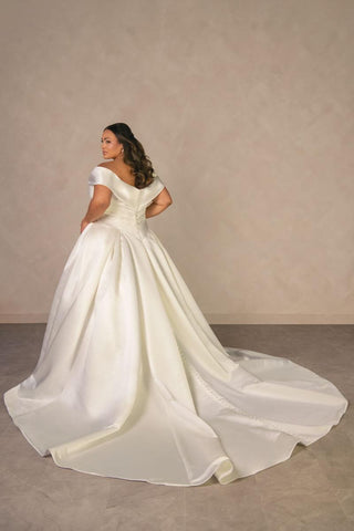 Essense Bridal Collection Style Number D4604 - 5