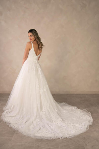 Essense Bridal Collection Style Number D4620 - 4