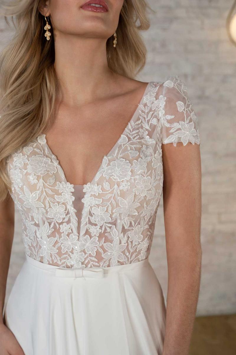 Stella York Style Number 7747 - 9