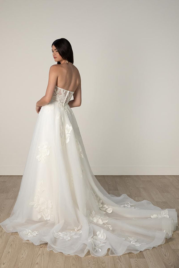 Stella York Style Number 7975 - 2