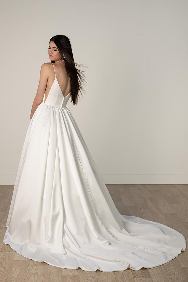 Stella York Style Number 8024 - 2