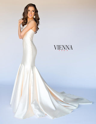 Vienna Short Style Number 8252 - 3