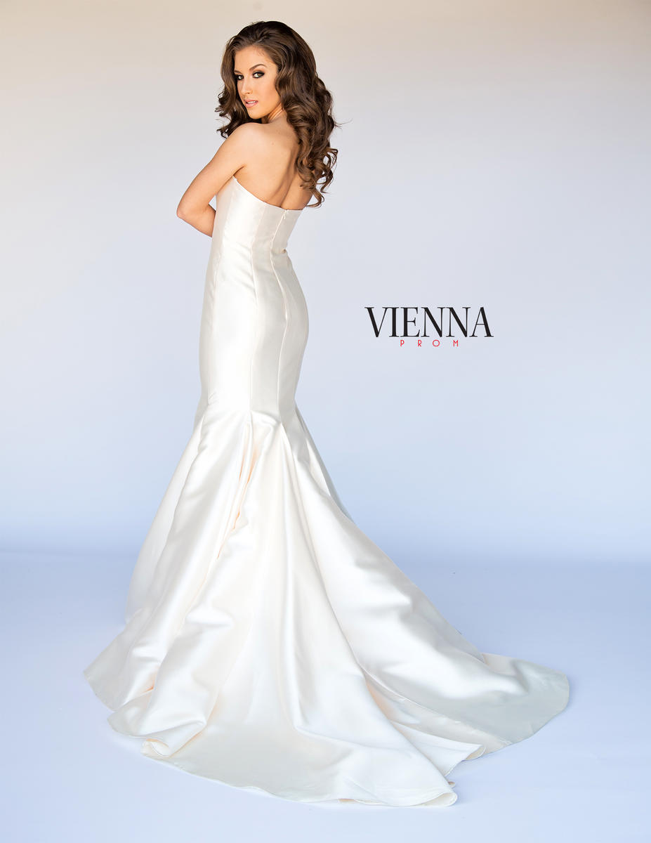 Vienna Short Style Number 8252 - 2