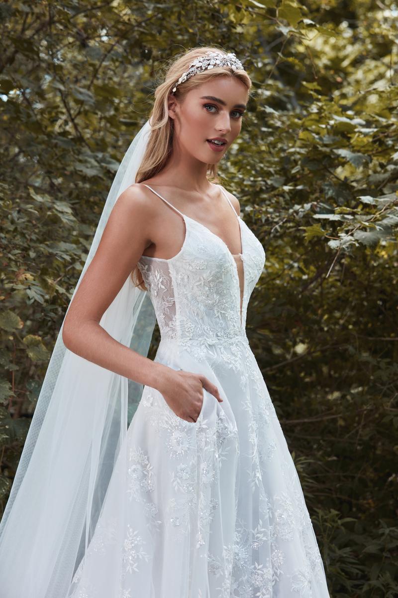 L'Amour Style Number LA21112 - 7