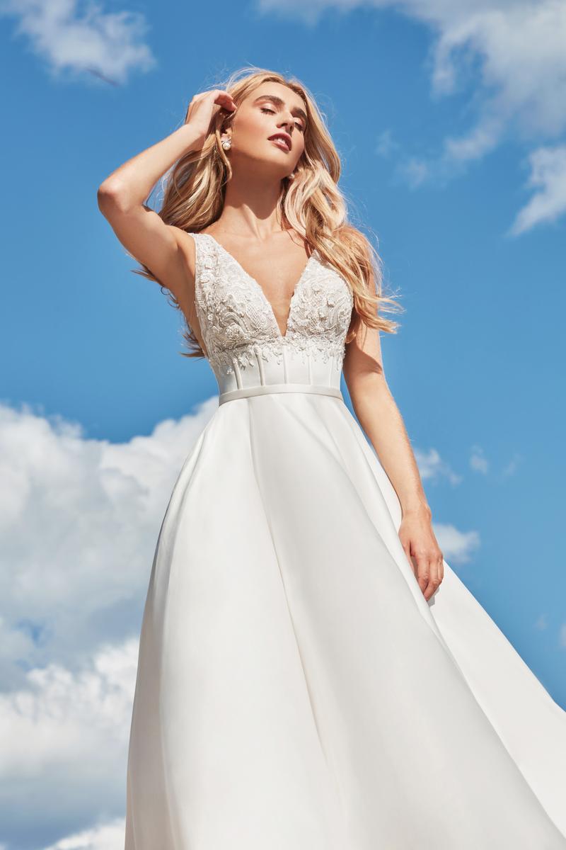 L'Amour Style Number LA21114 - 4