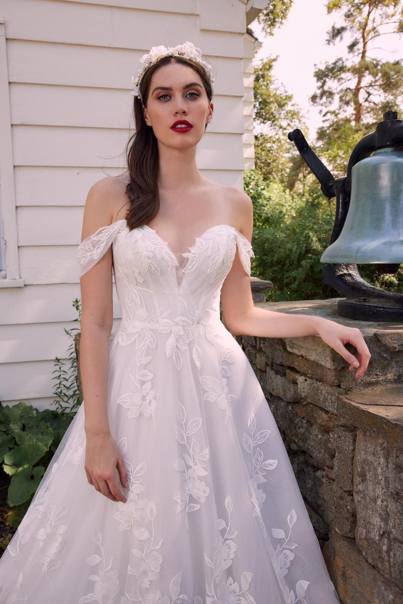 L'Amour Style Number LA22116 - 3