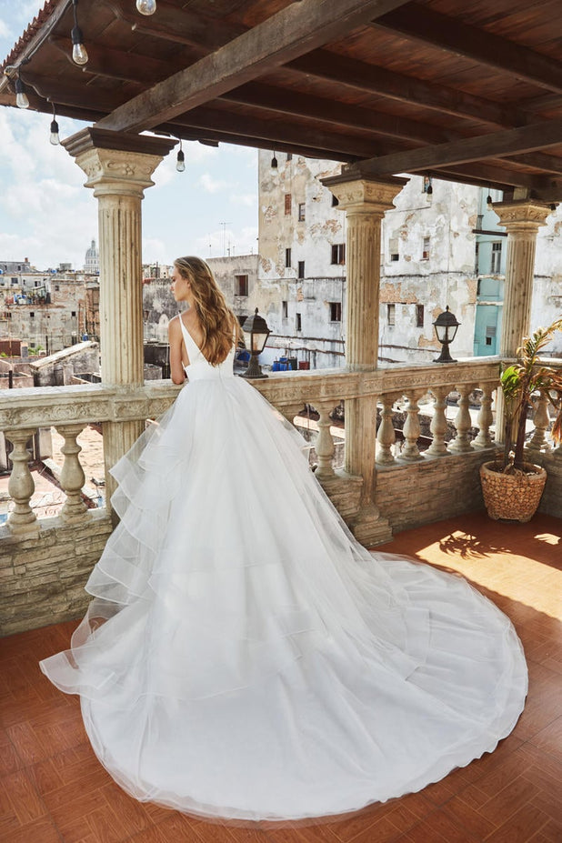 L'Amour Style Number LA8223 - 2