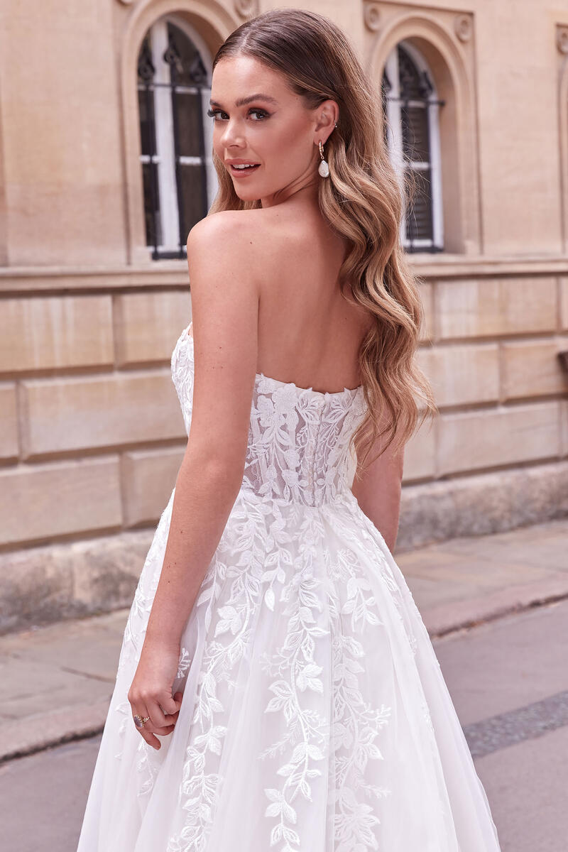 Adore Style Number 11181 - 4