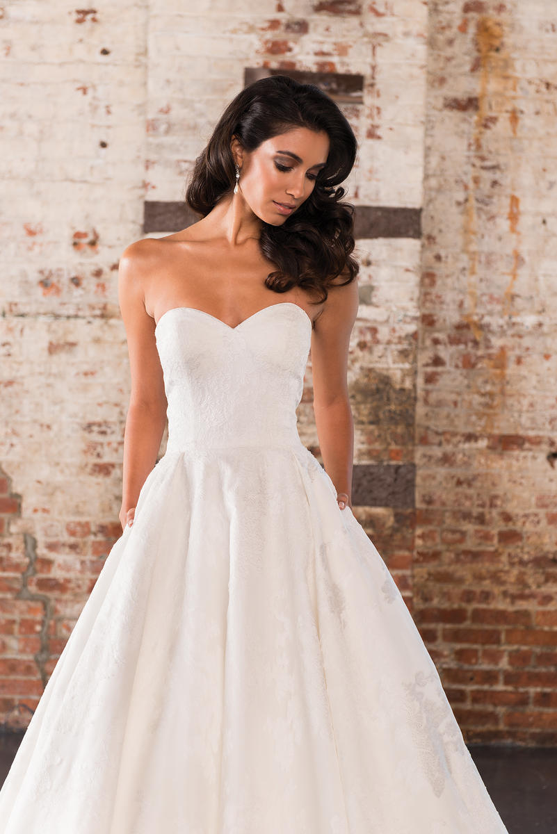 Signature Style Number 9858 - 3