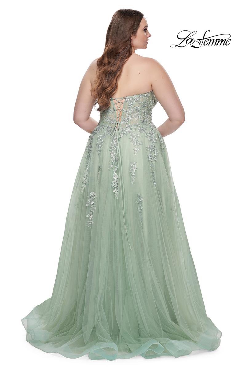 Plus Sizes Style Number 31570 - 2